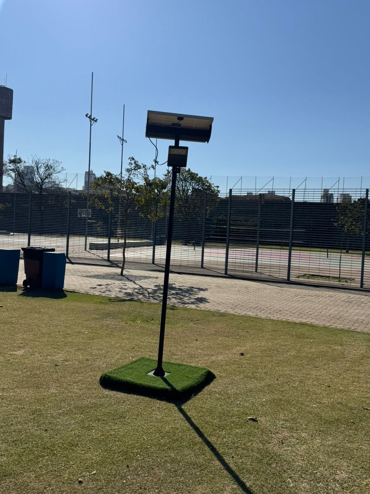 Luminária Solar Autônoma de Led 50W ou 100W - Imagem 4